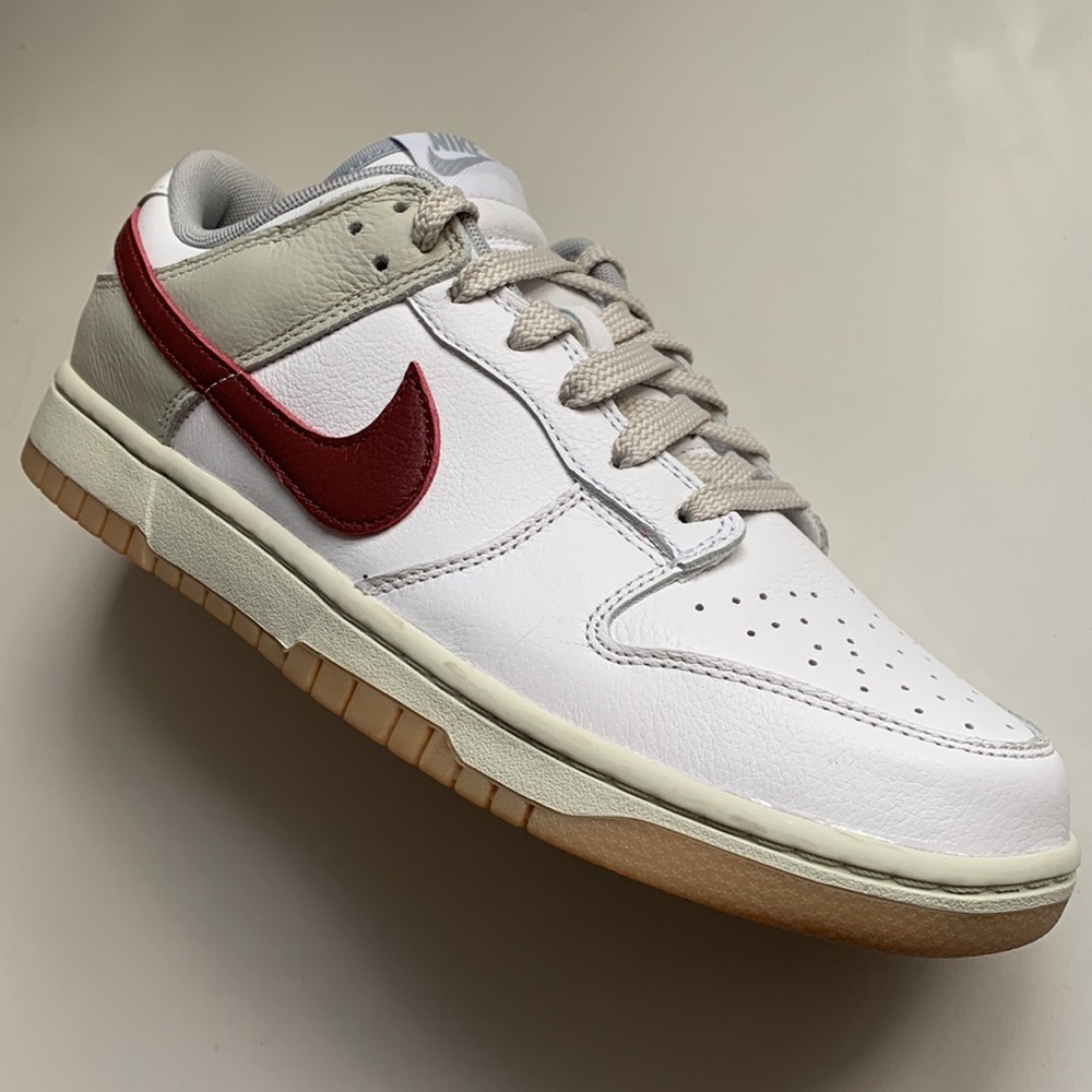 Nike Dunks Men's White Red Gum Sole